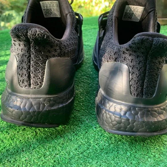 Adidas ULTRABOOST 5 DNA